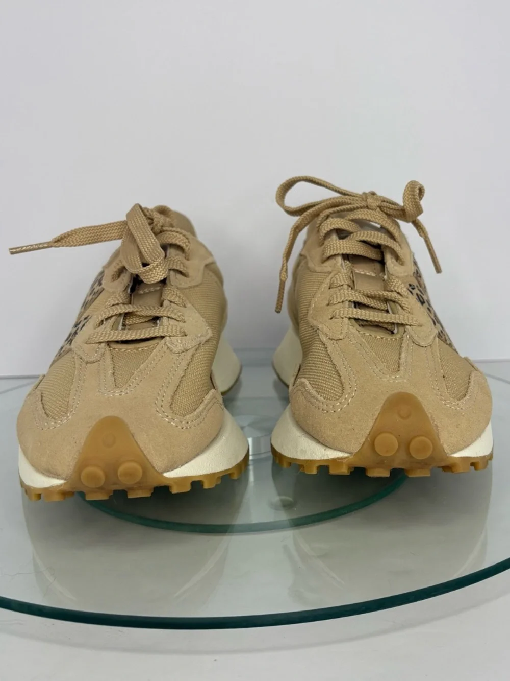 New Balance 327 Sneakers Women’s Size 6 Beige Leopard Print Retro Running - Picture 4 of 10